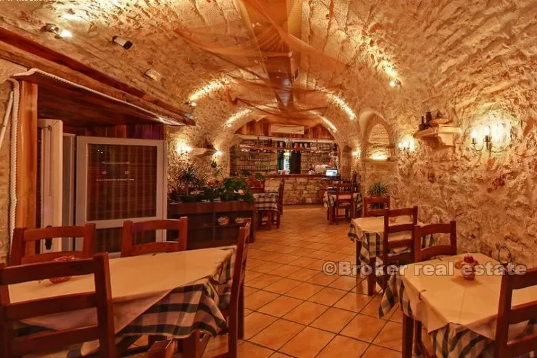 restoran u prvom redu do mora, na prodaju - slika 3