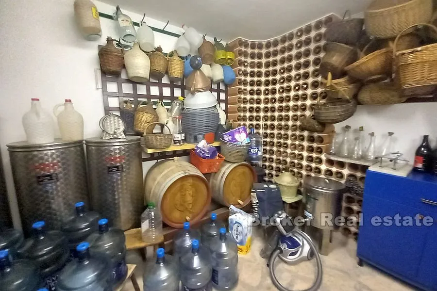 kuća i građevinsko zemljište s pogledom na more - slika 10