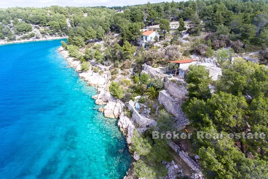 kuća u prvom redu do mora, izuzetna lokacija - slika 4