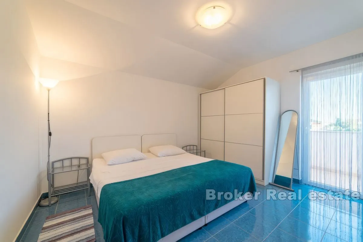 apartmanska kuća blizu plaže - slika 13