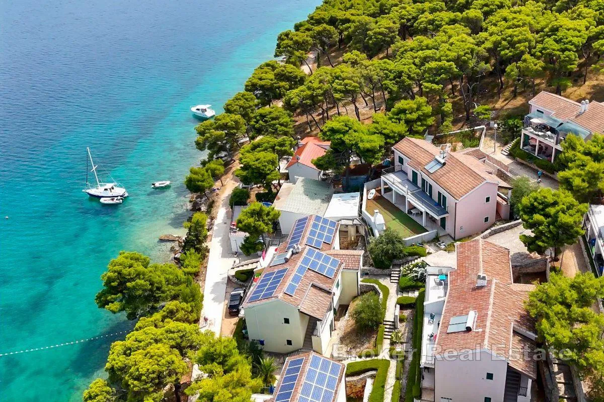 vila sa 4 apartmana i pogledom na more - slika 7