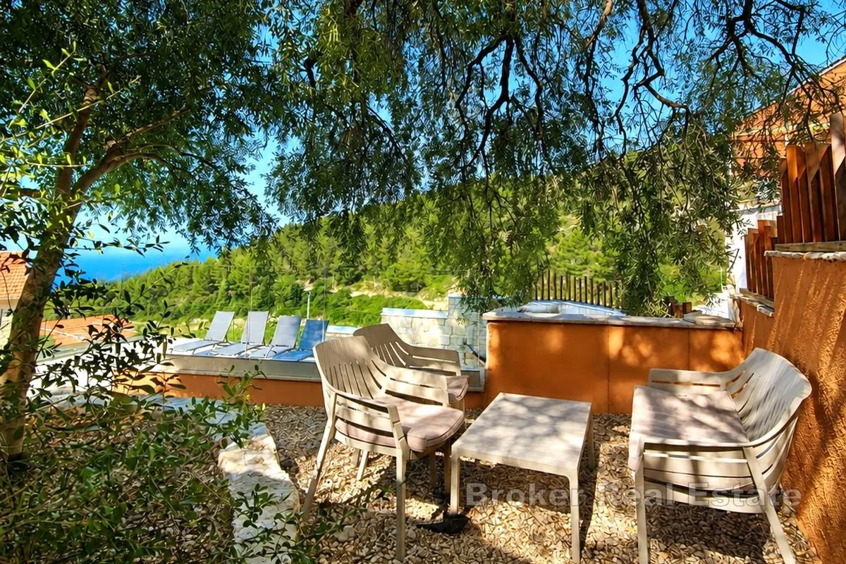 kamena kuća s bazenom na južnoj strani otoka hvara - slika 6