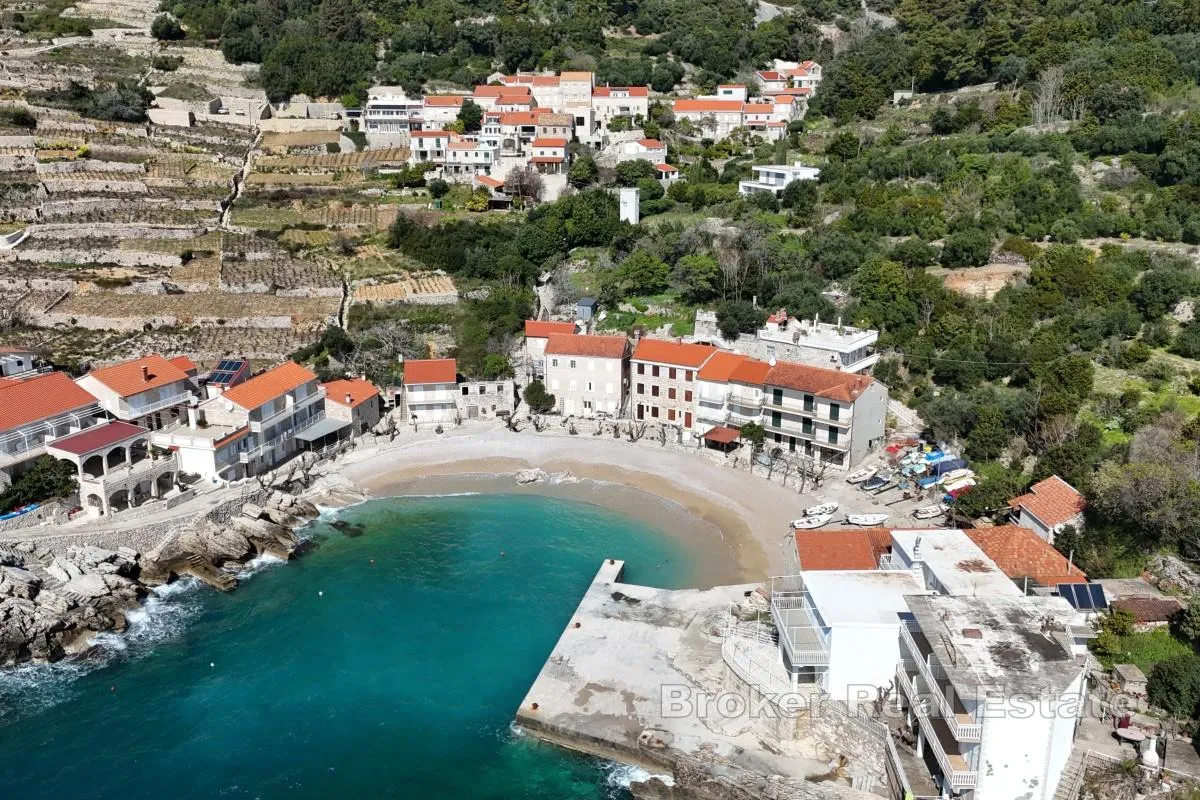 kamena kuća s pogledom na more - slika 1
