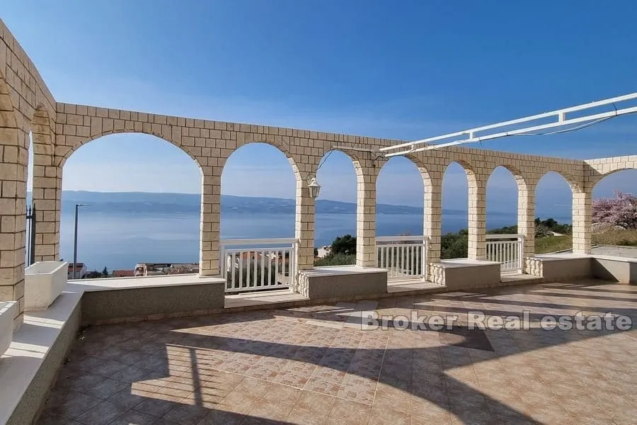 kuća s otvorenim pogledom na more - slika 1