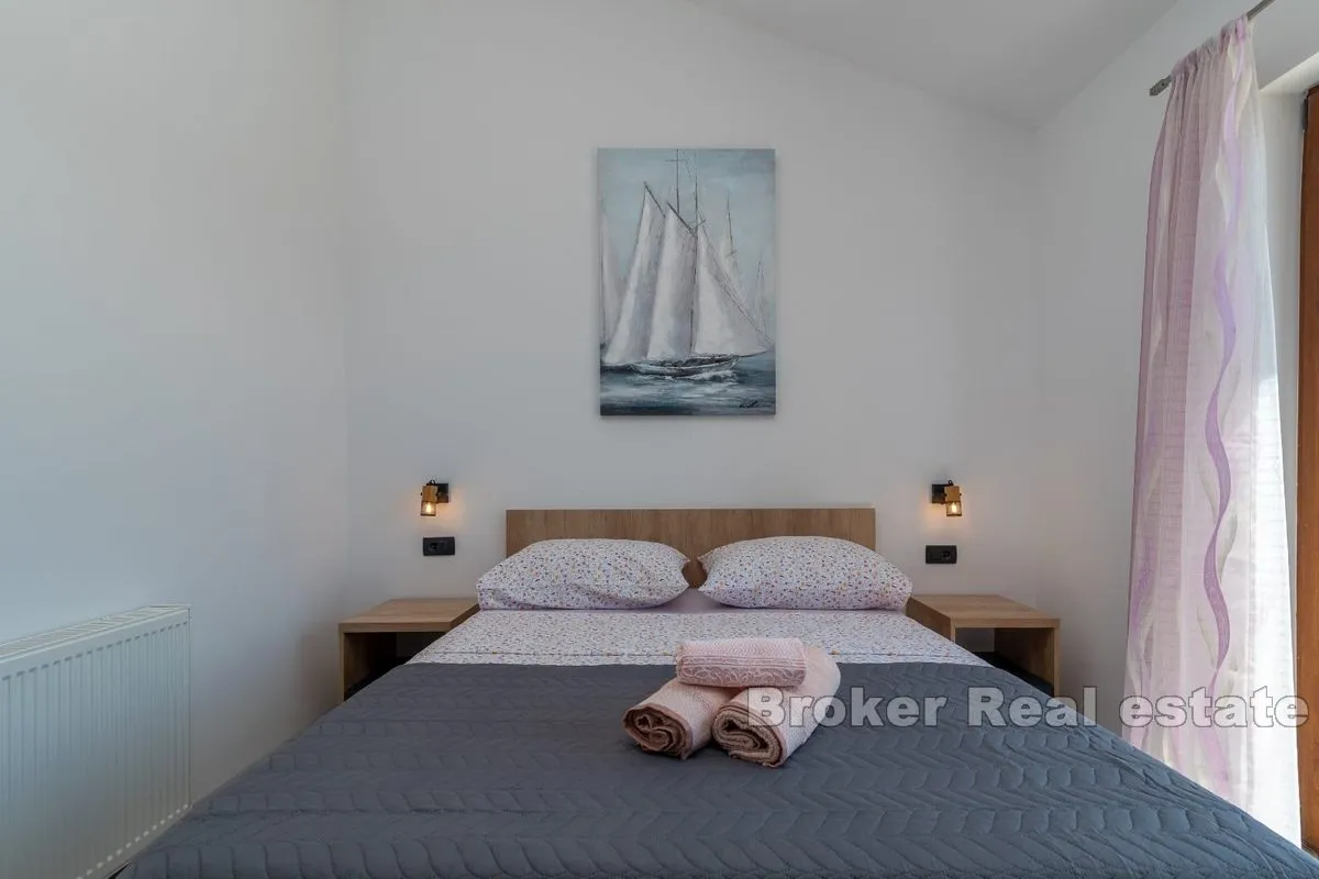 kuća s bazenom i pogledom na more - slika 11