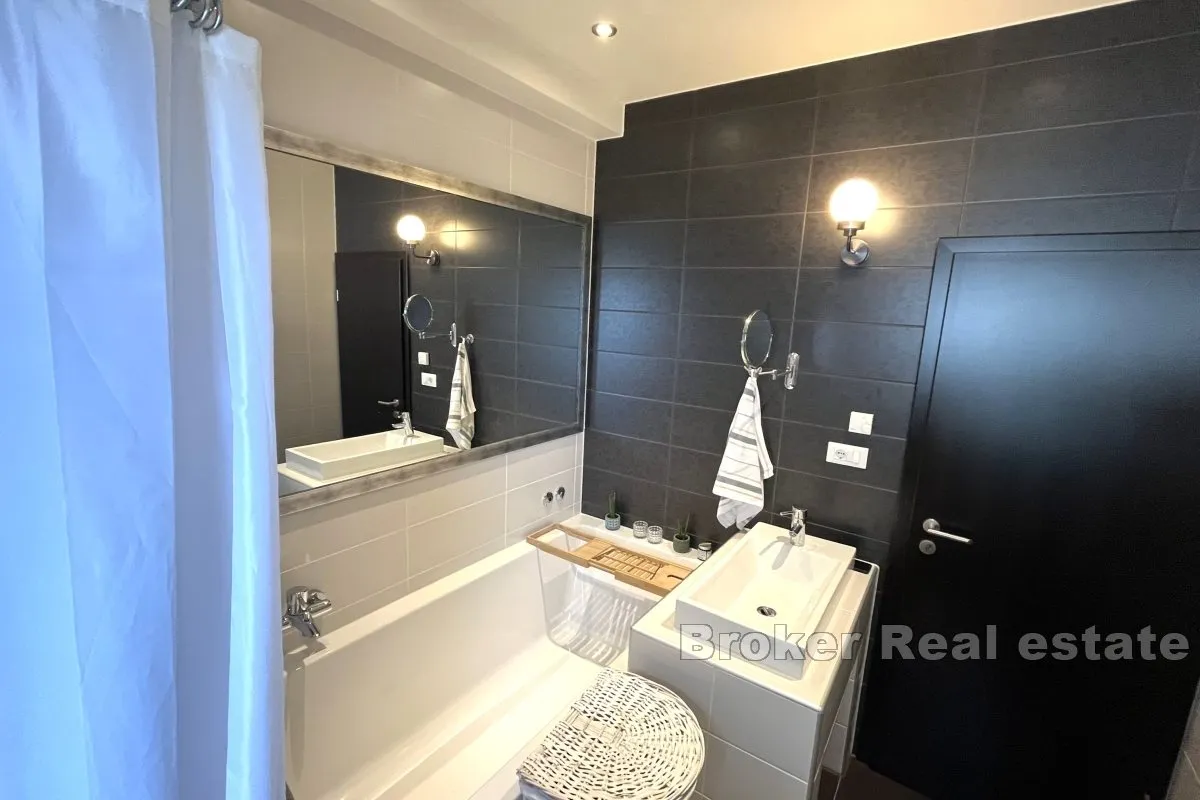prekrasna apartmanska kuća s pogledom na more - slika 8