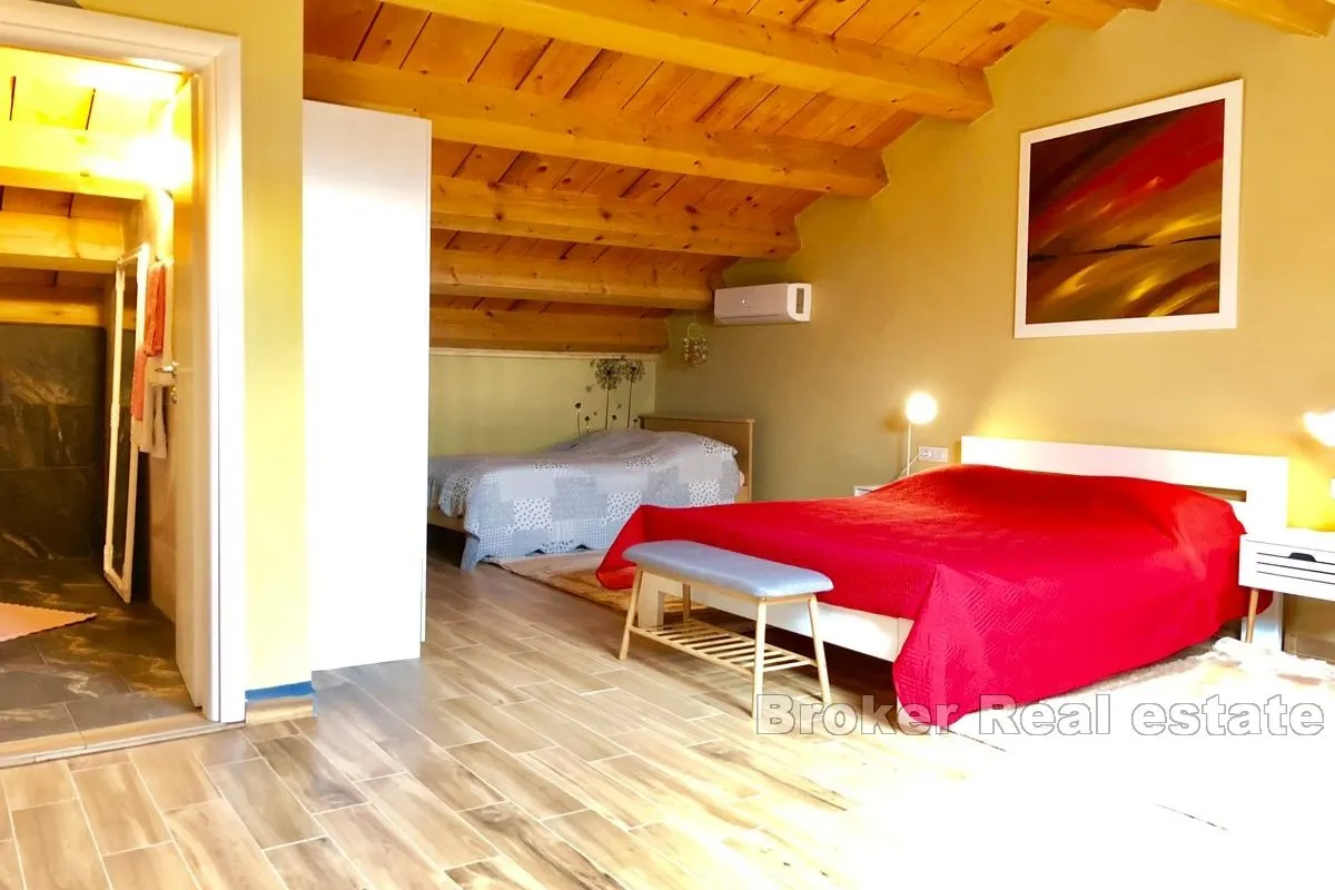 šarmantna kuća s pogledom na more - slika 7