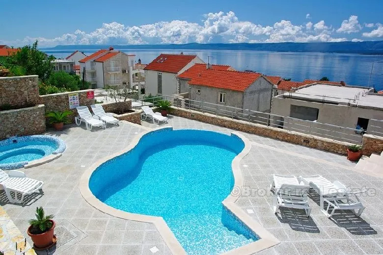 apartmanska kuća s bazenom i pogledom na more, na prodaju - slika 8