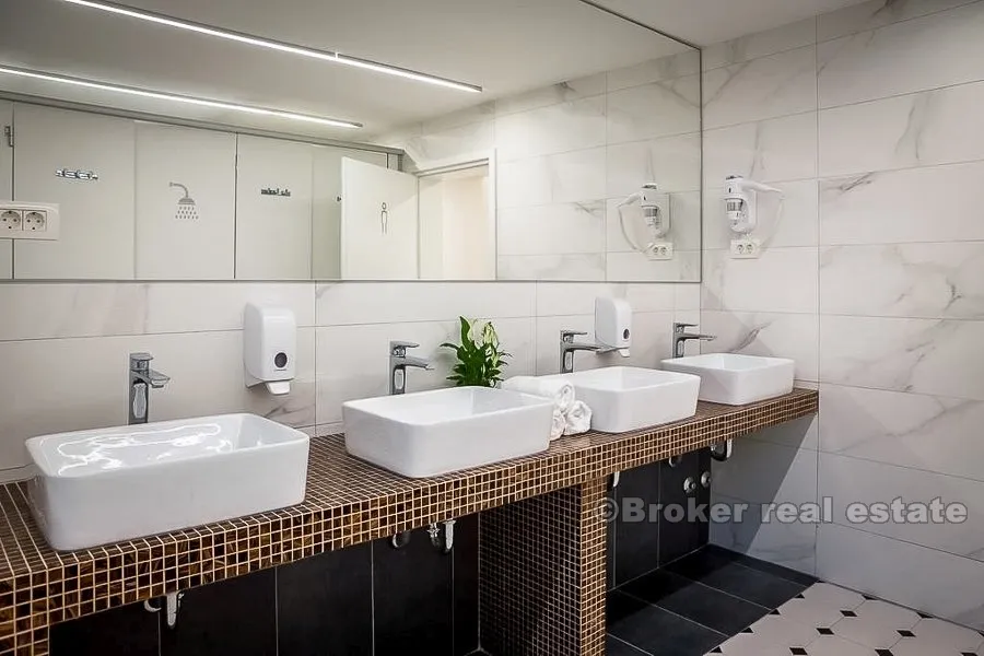 meje, potpuno novi hostel - slika 10