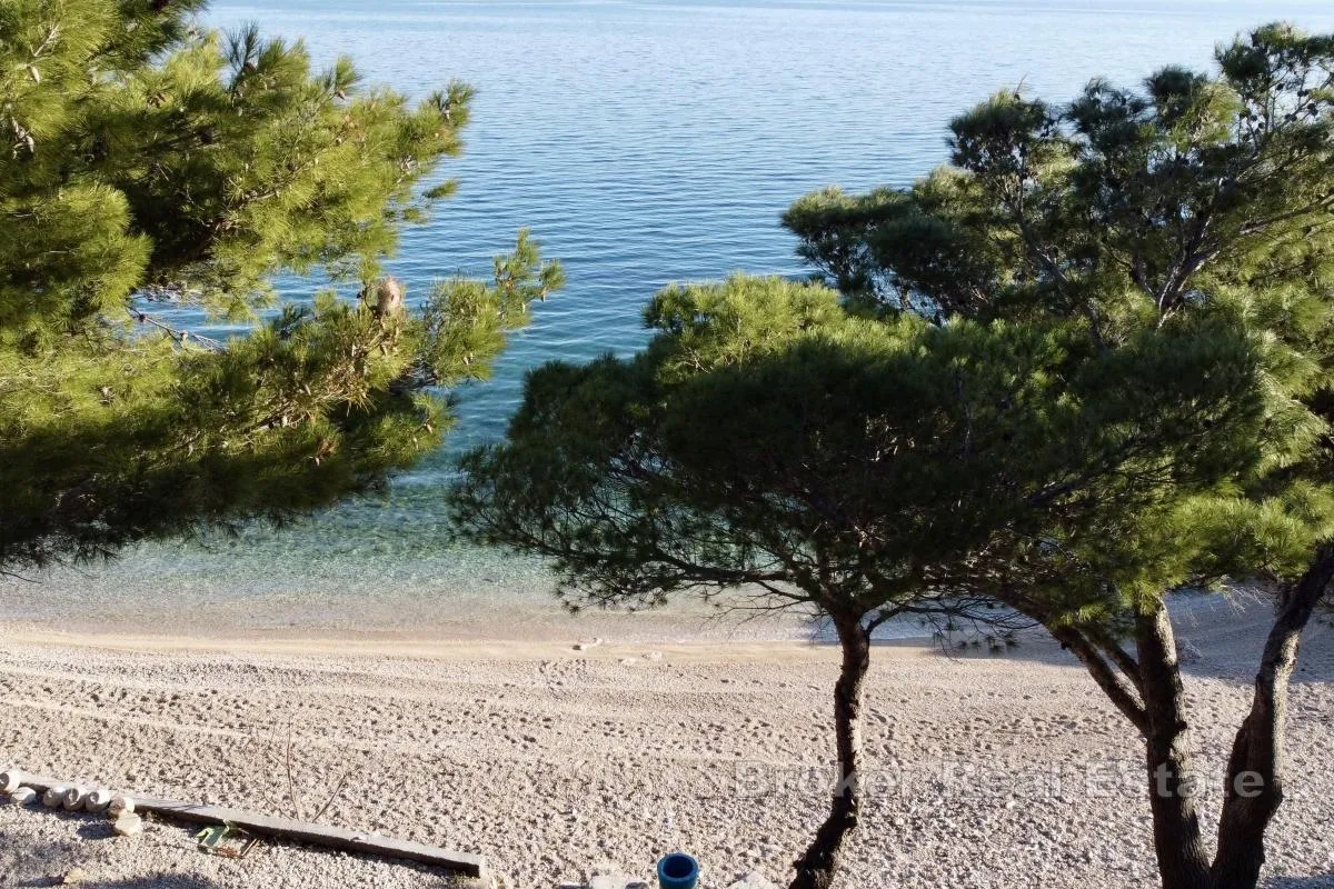 apartmanska kuća u prvom redu do mora - slika 11