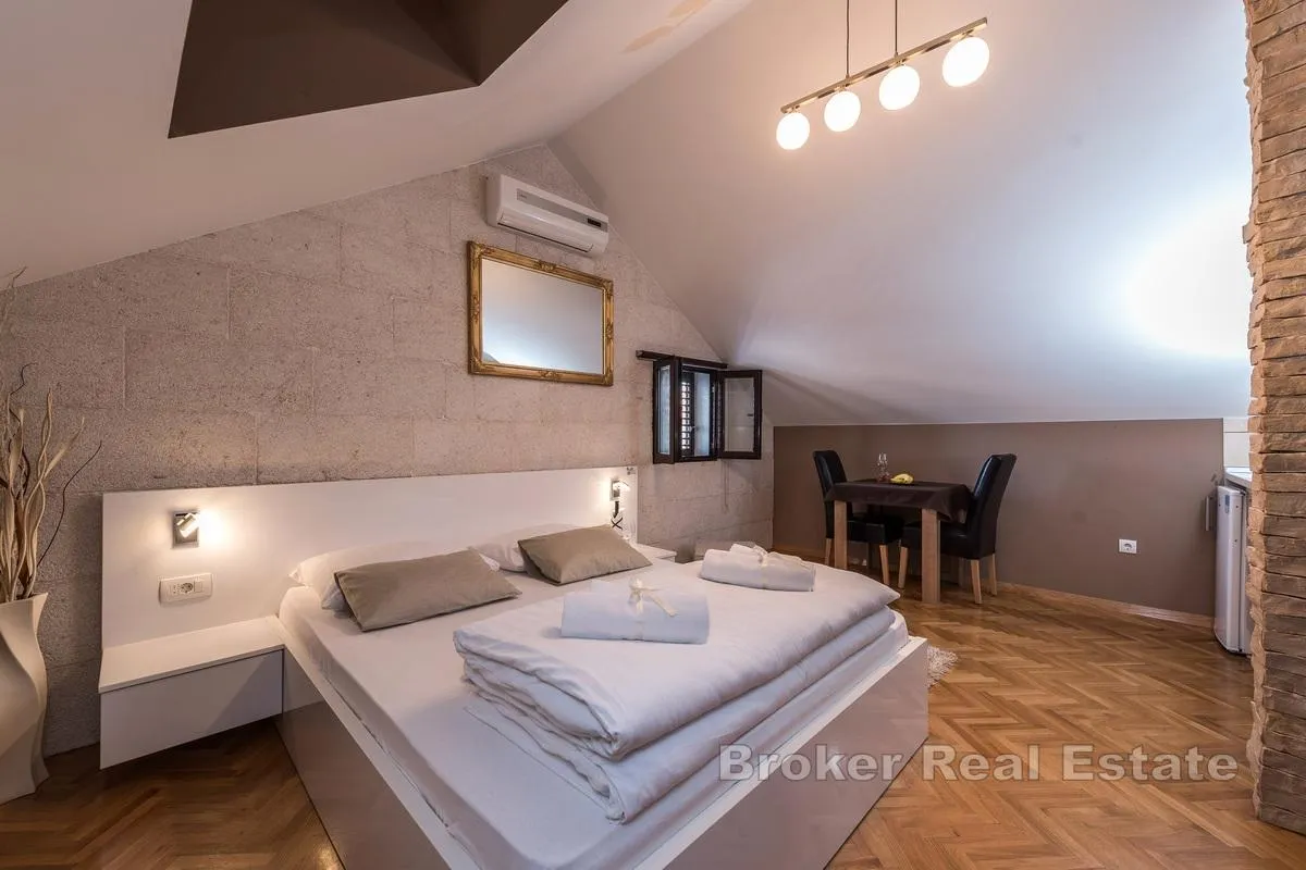 aparthotel u centru grada - slika 2