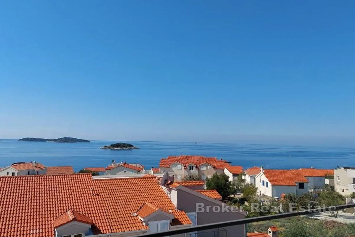penthouse s otvorenim pogledom na more u prekrasnoj rogoznici - slika 10