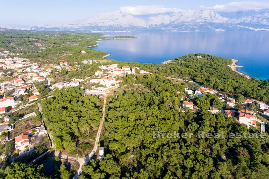 Građevinsko zemljište s pogledom na more - Brač, Brač