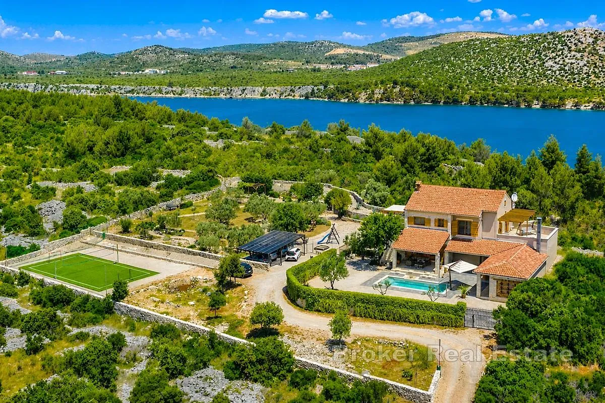Luksuzna kamena vila s bazenom - Sibenik, Sibenik