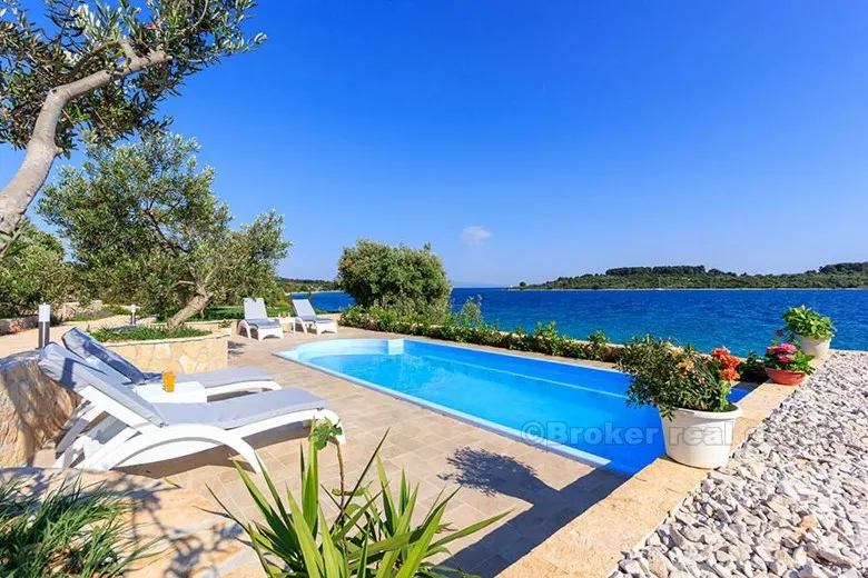 Šarmantna vila uz more, za najam - Žedno, Trogir