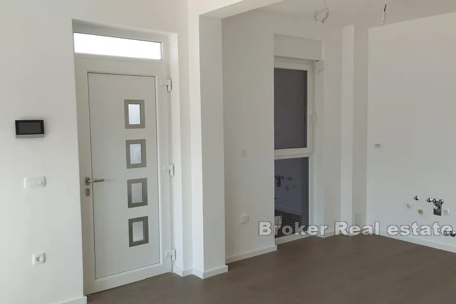 luksuzni stanovi s bazenom - slika 2