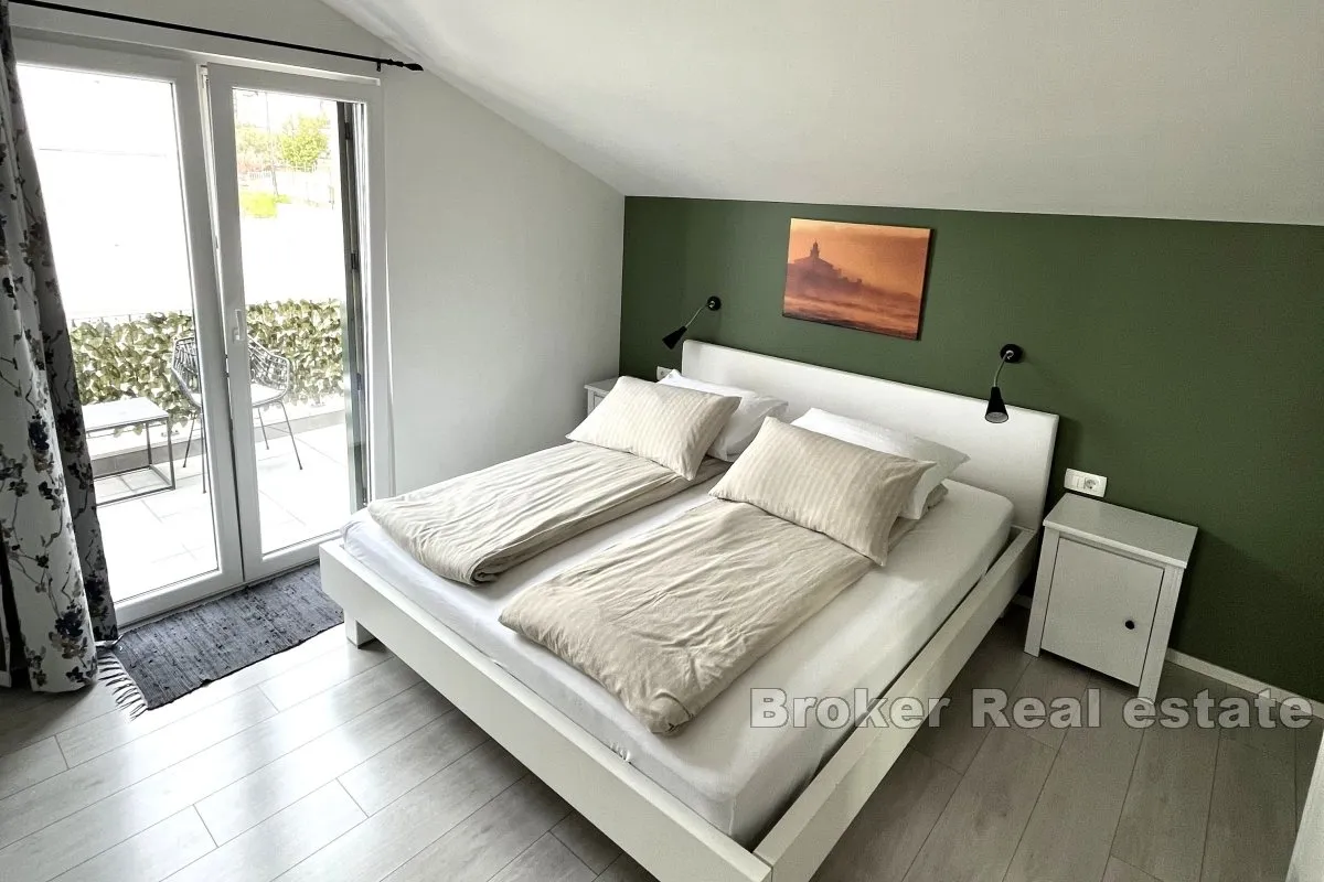 prekrasna apartmanska kuća s pogledom na more - slika 12