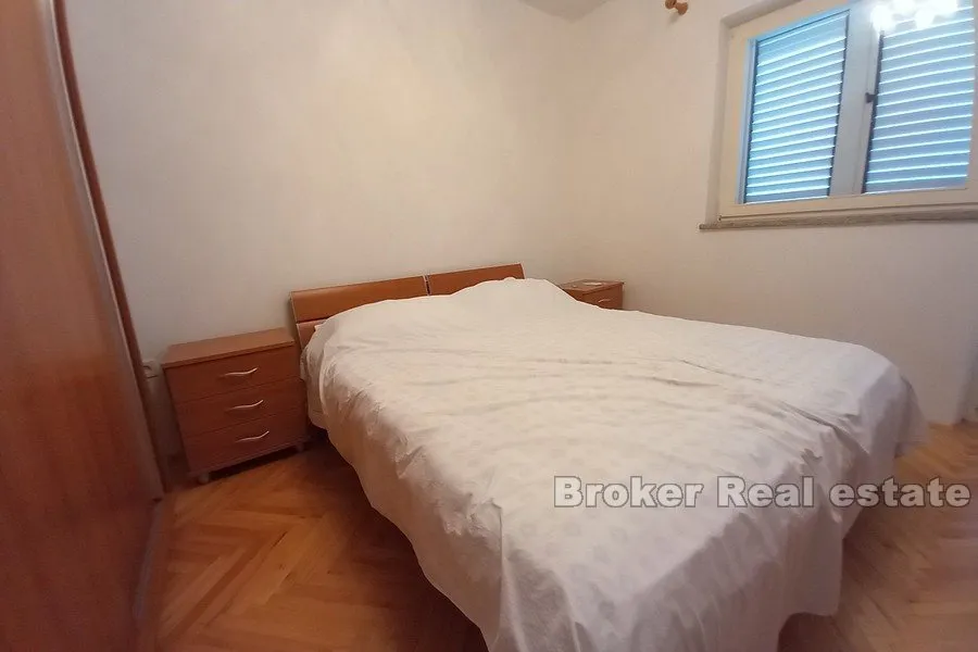kuća sa velikom okućnicom - slika 11