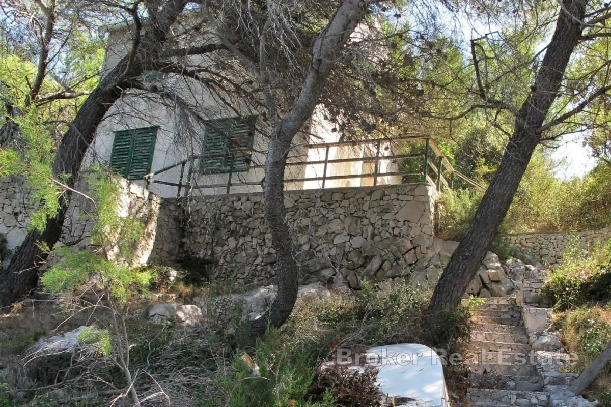 kuća s zemljištem prvi red od mora - slika 4