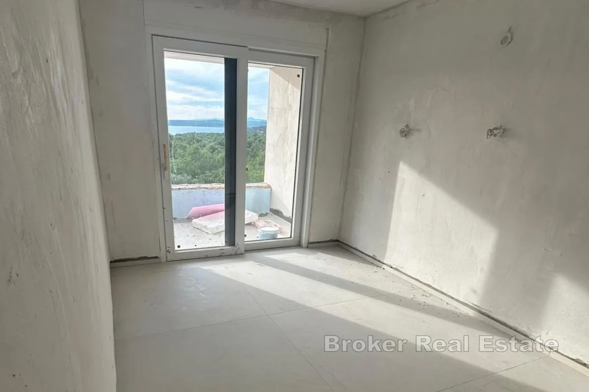 vila s pogledom na more i bazenom, u visokom roh-bau - slika 6