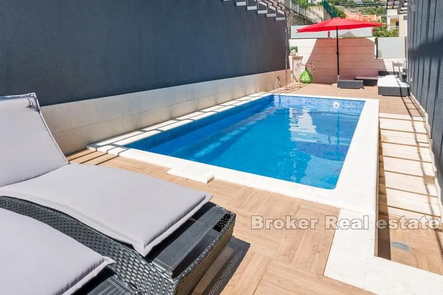 prekrasna apartmanska kuća - slika 2