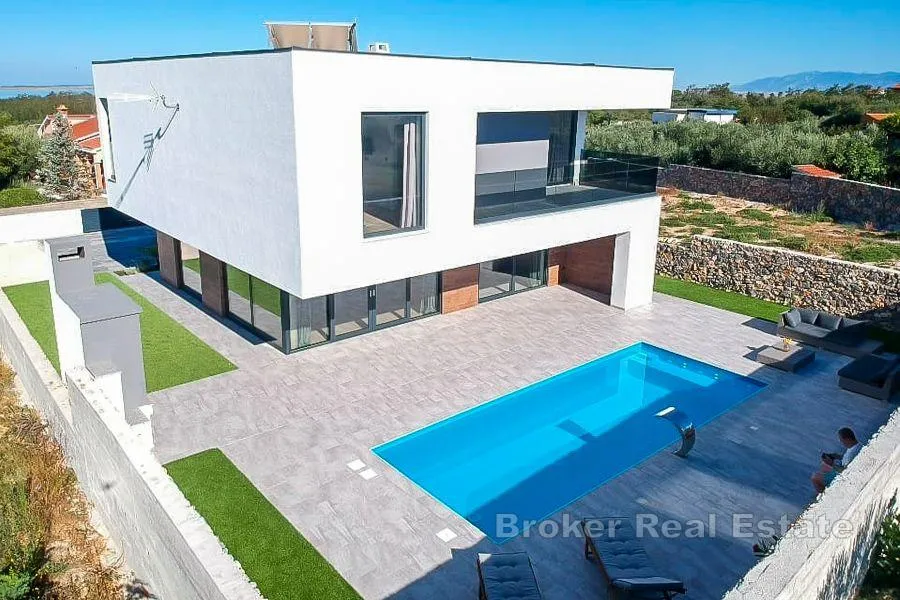 moderna vila s bazenom - slika 2