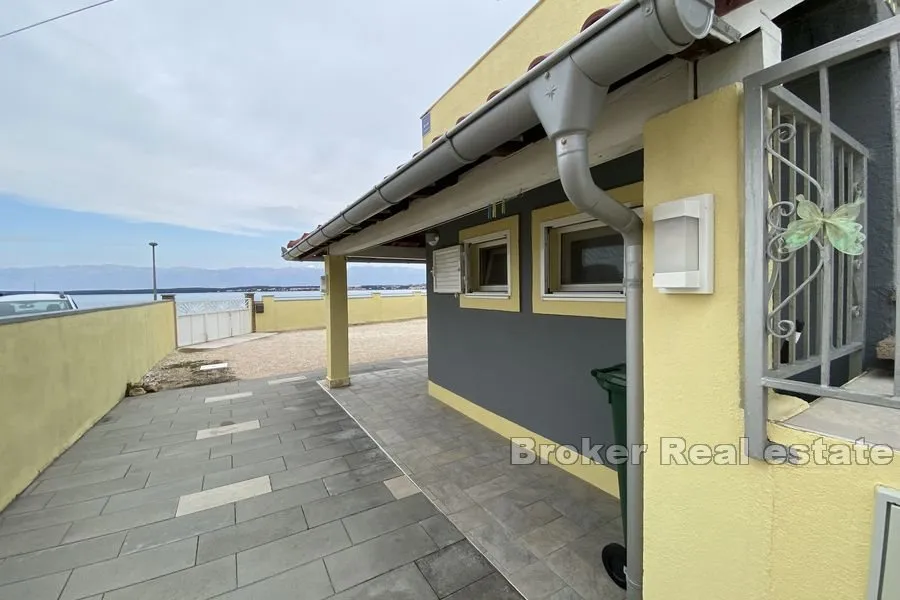 apartmanska kuća prvi red do mora - slika 3