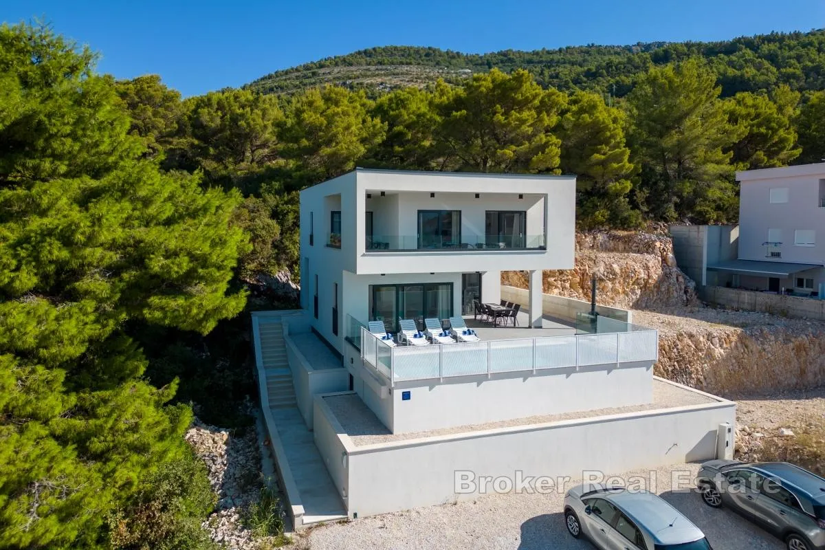 moderna vila s bazenom - slika 15