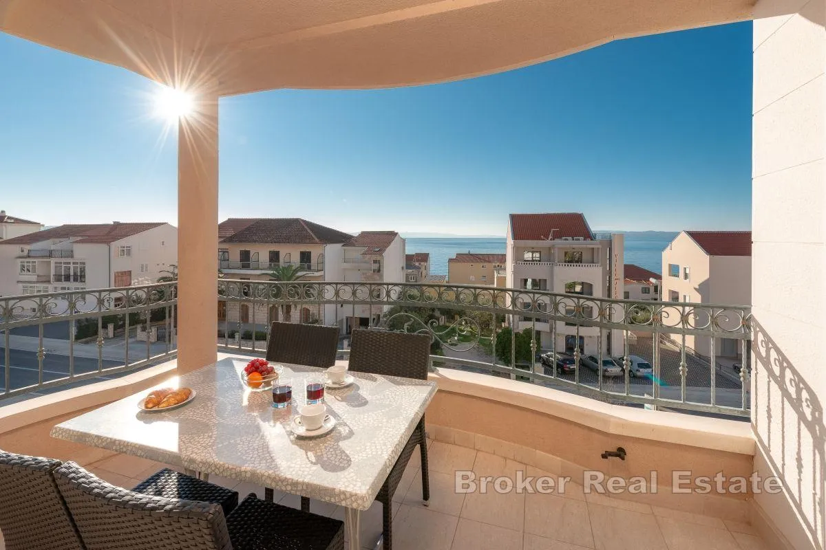 Apartmanska kuća prekrasnim pogledom i blizinom mora - Makarska