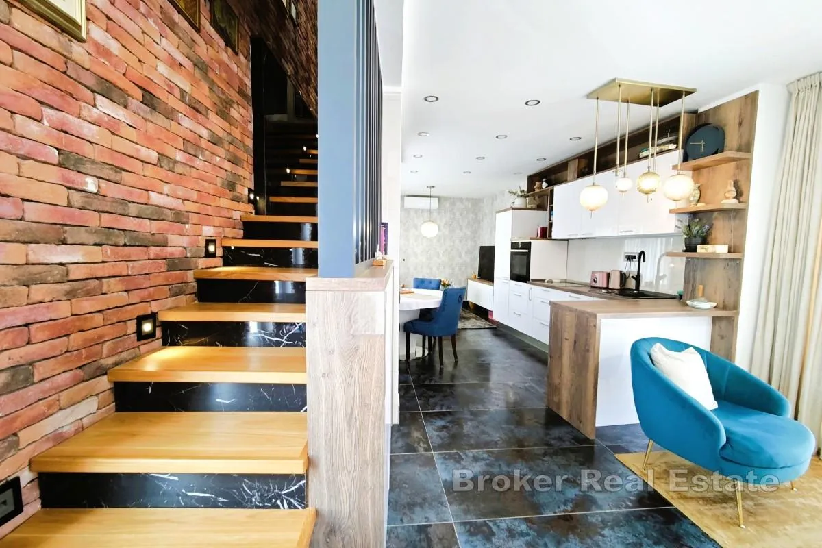 predivna kuća s dvije stambene jedinice i jacuzzijem - slika 11