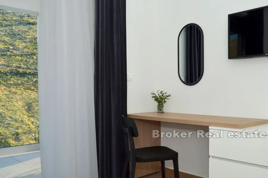 luksuzna vila s bazenom - slika 11