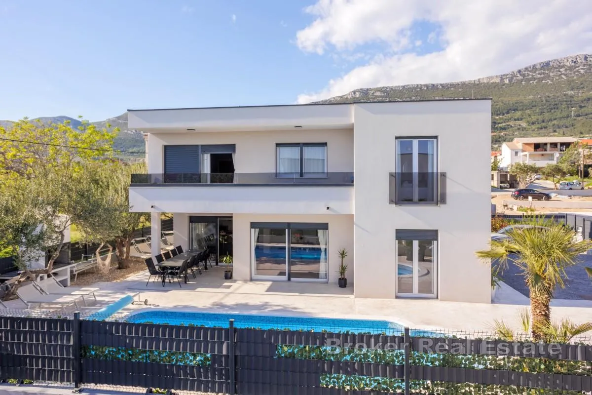 moderna vila s bazenom - slika 4