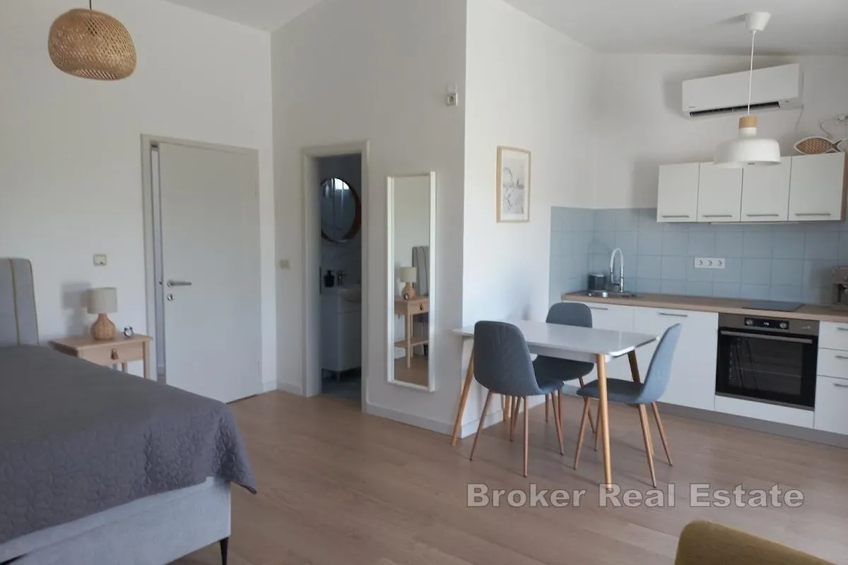 trosoban apartman u blizini plaže - slika 12