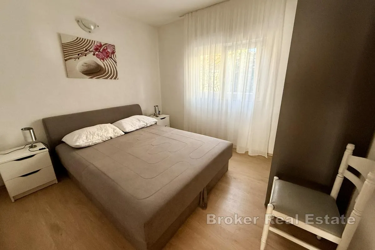 samostojeća kuća blizu mora s dva stana i odličnom investicijskom prilikom - slika 8