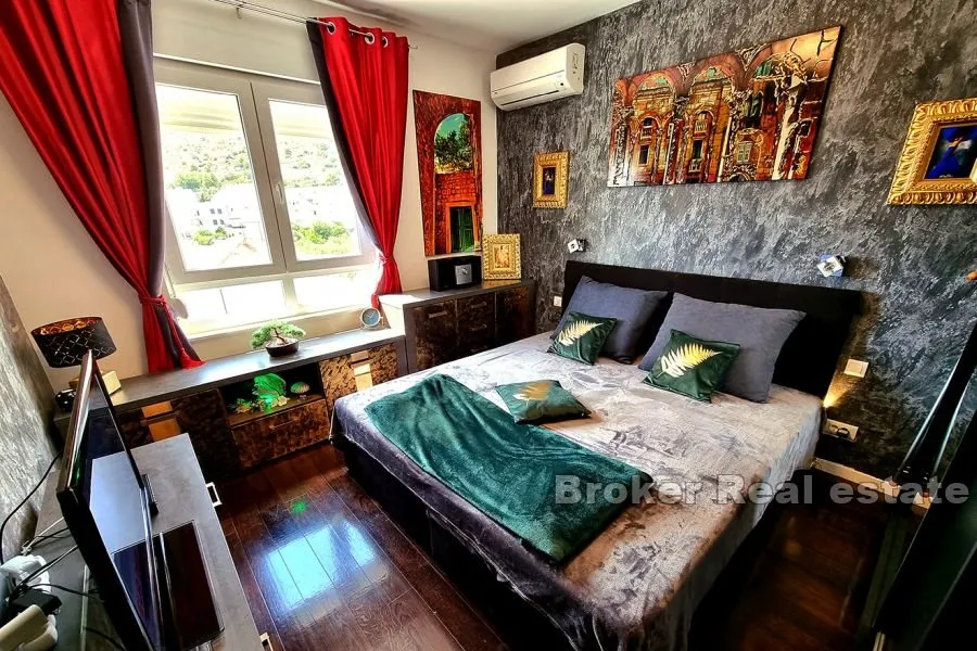 luksuzan penthouse s otvorenim pogledom na more - slika 9