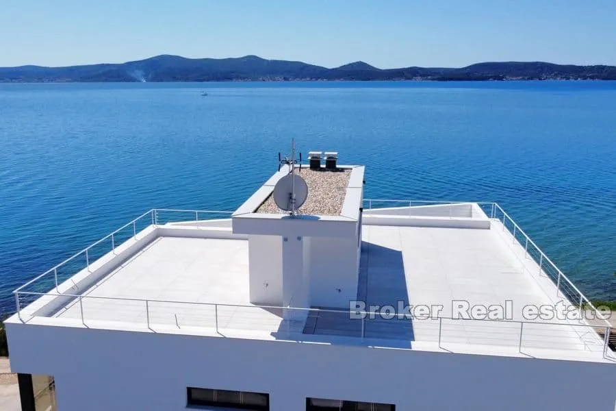 Moderan apartman prvi red do mora - Sukošan