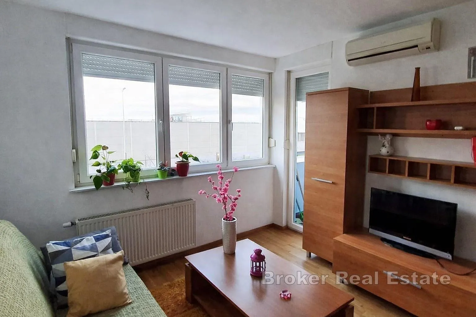 jednosoban apartman s garažom na odličnoj lokaciji - slika 8