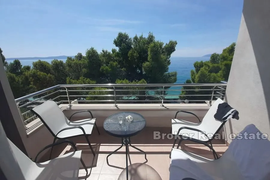 apartman u prvom redu do mora - slika 2