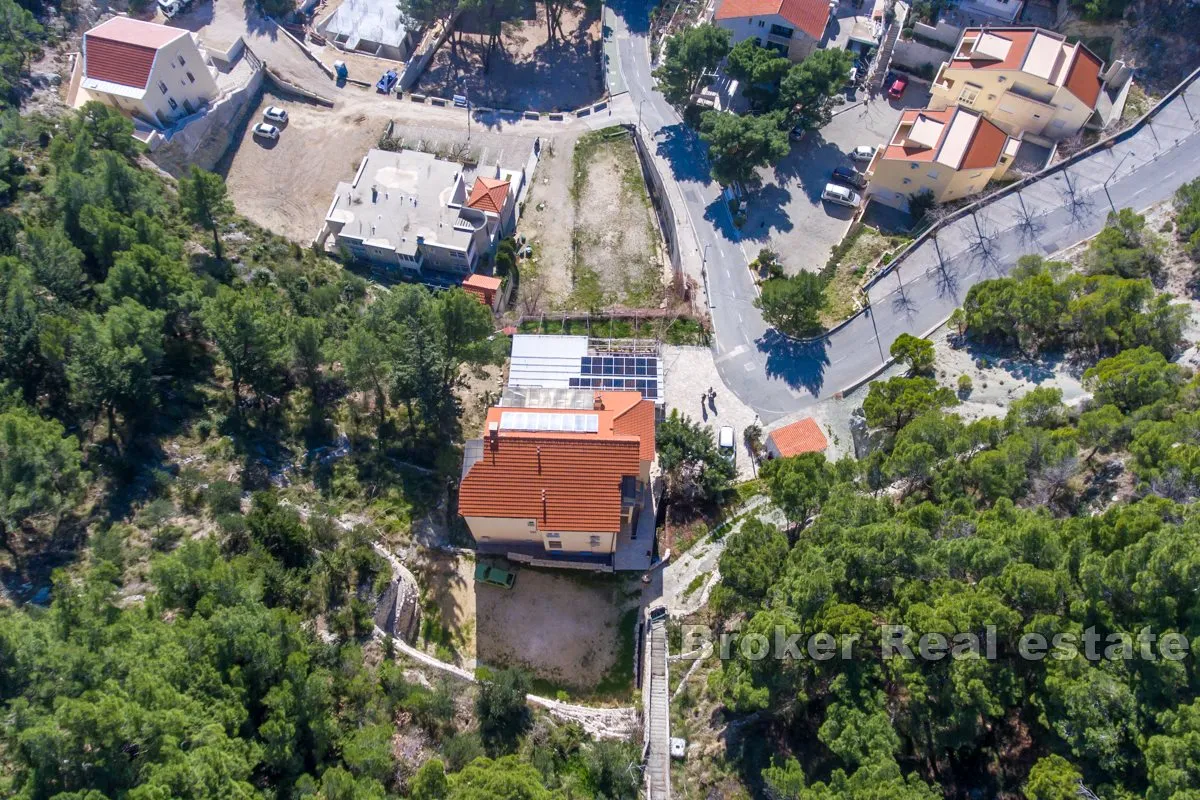 samostojeća kuća sa 20 soba i restoranom - slika 5