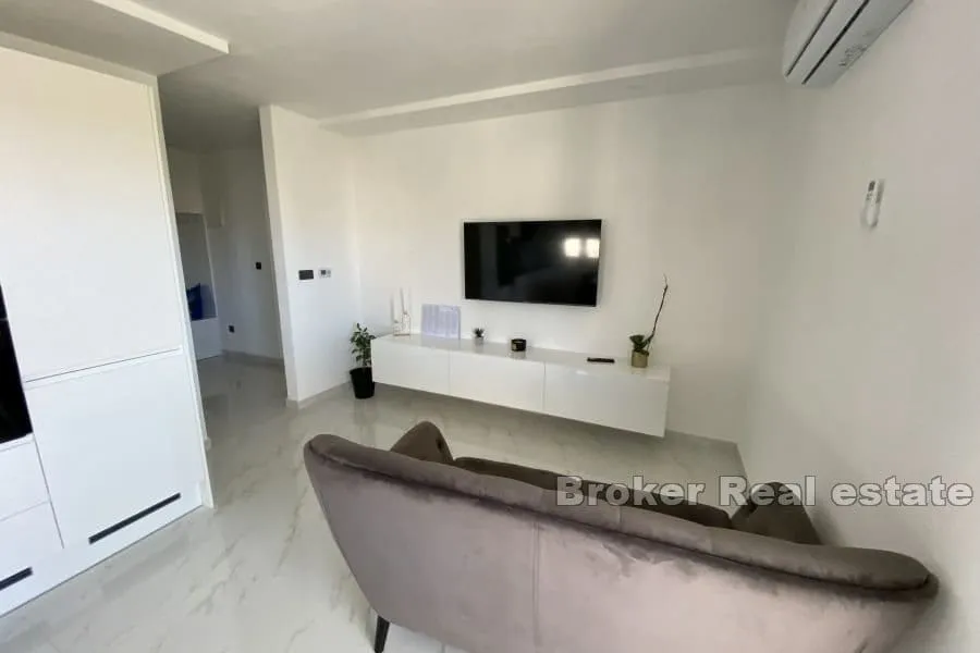 moderna vila sa bazenom - slika 5