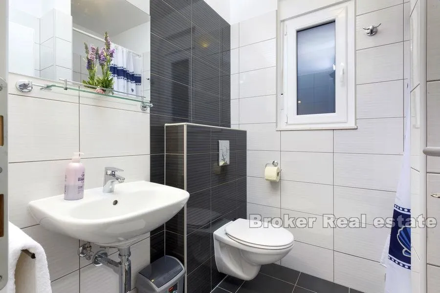 prekrasna apartmanska kuća - slika 10