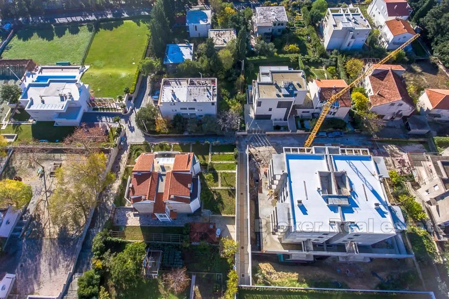 meje, stambeno-poslovna obiteljska vila - slika 3