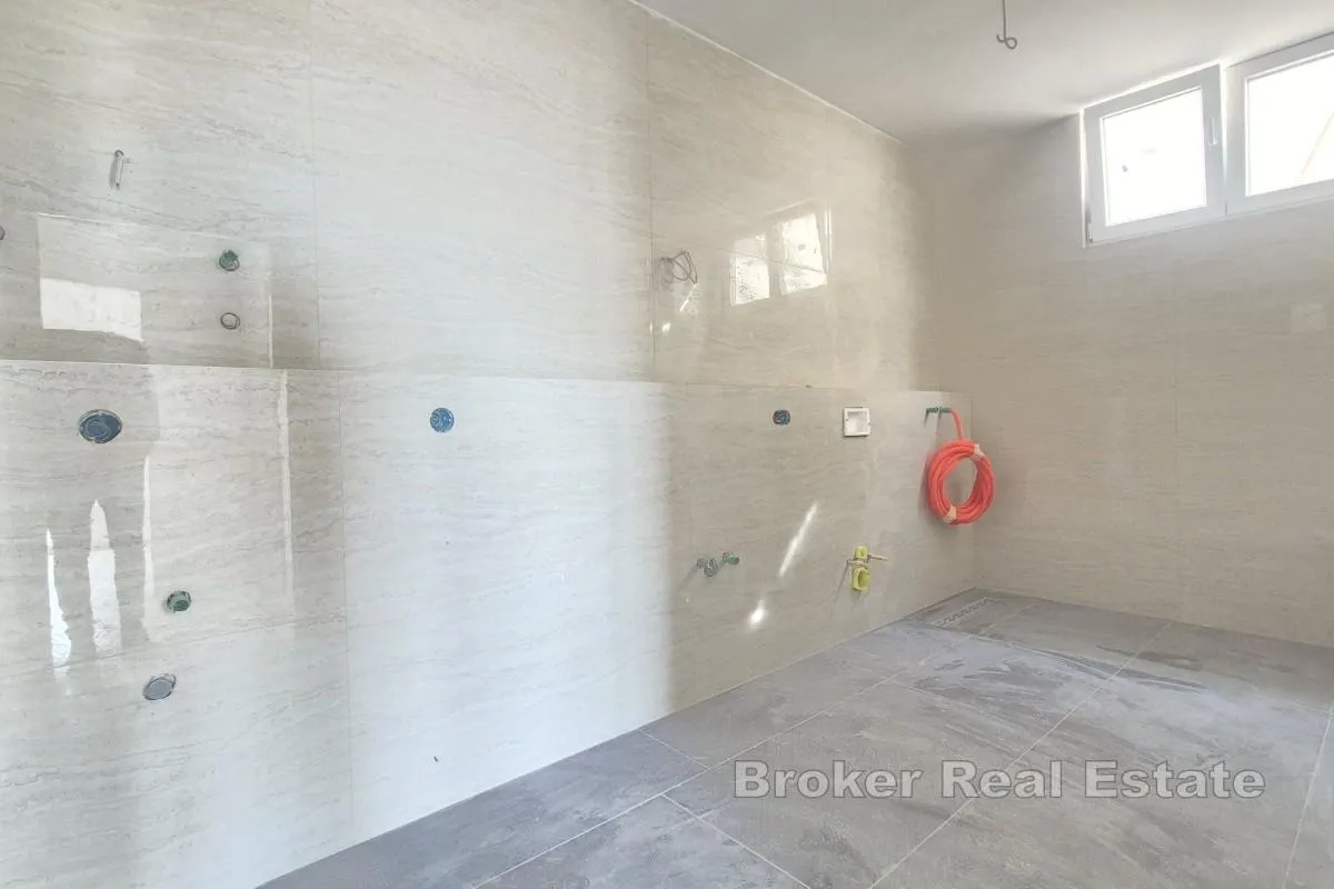 samostojeća kuća s bazenom i pogledom na more - slika 8