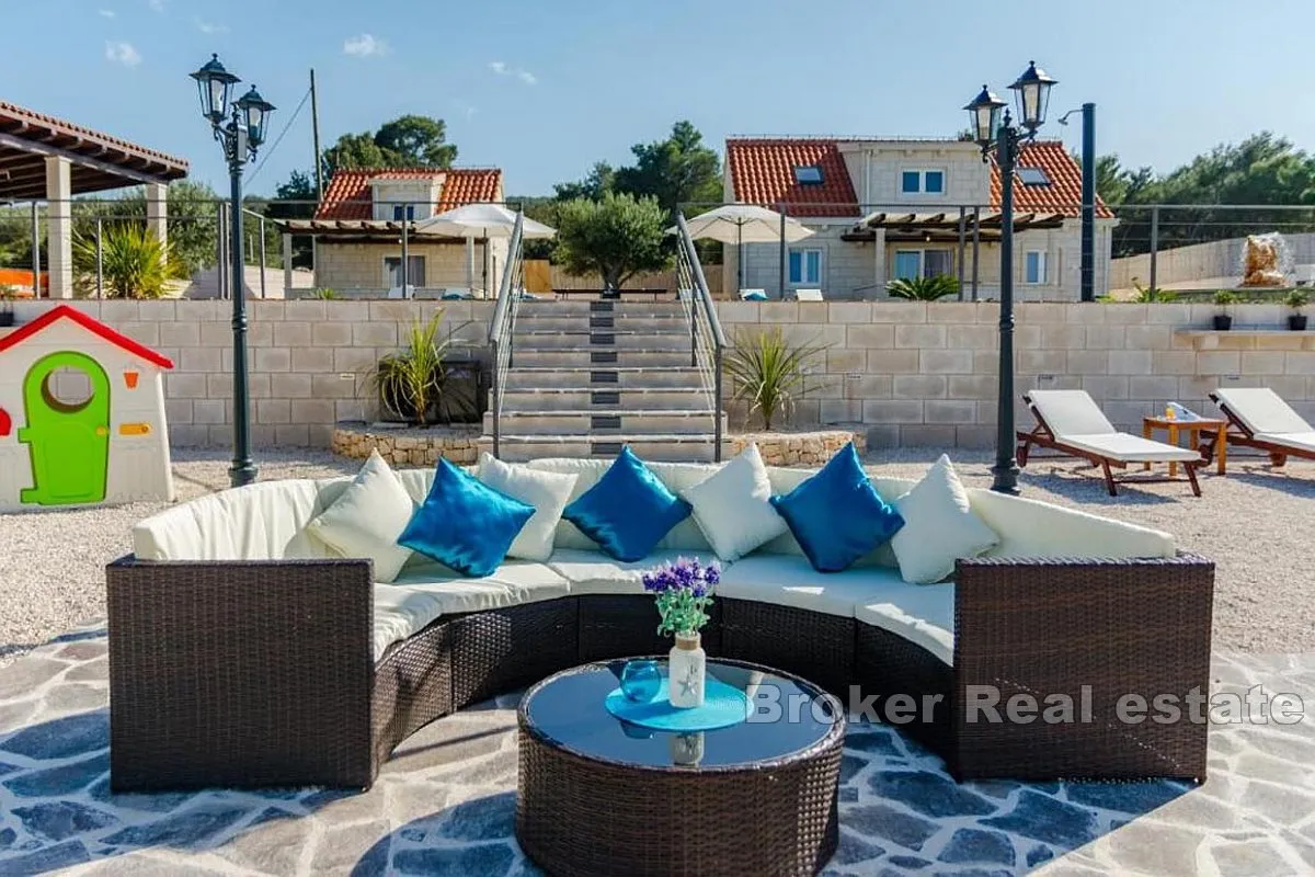prekrasna vila, za najam - slika 3