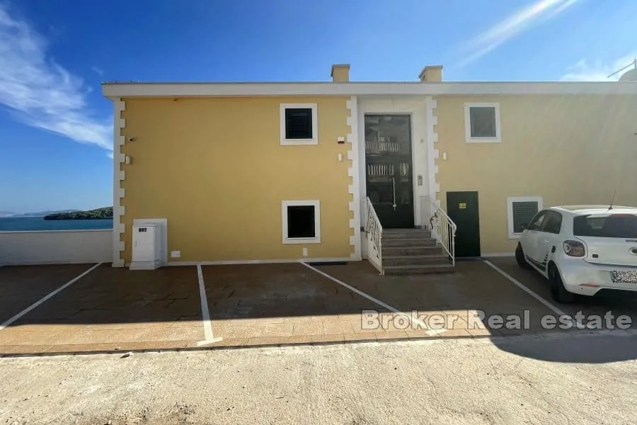 apartmanska kuća s pogledom na more - slika 8