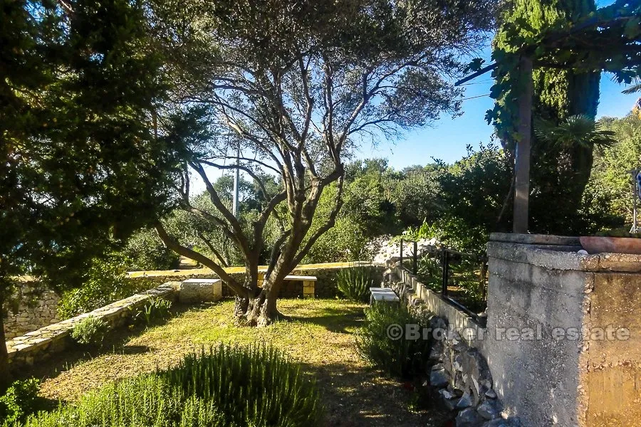 renovirana kamena kuća uz more, na prodaju - slika 2
