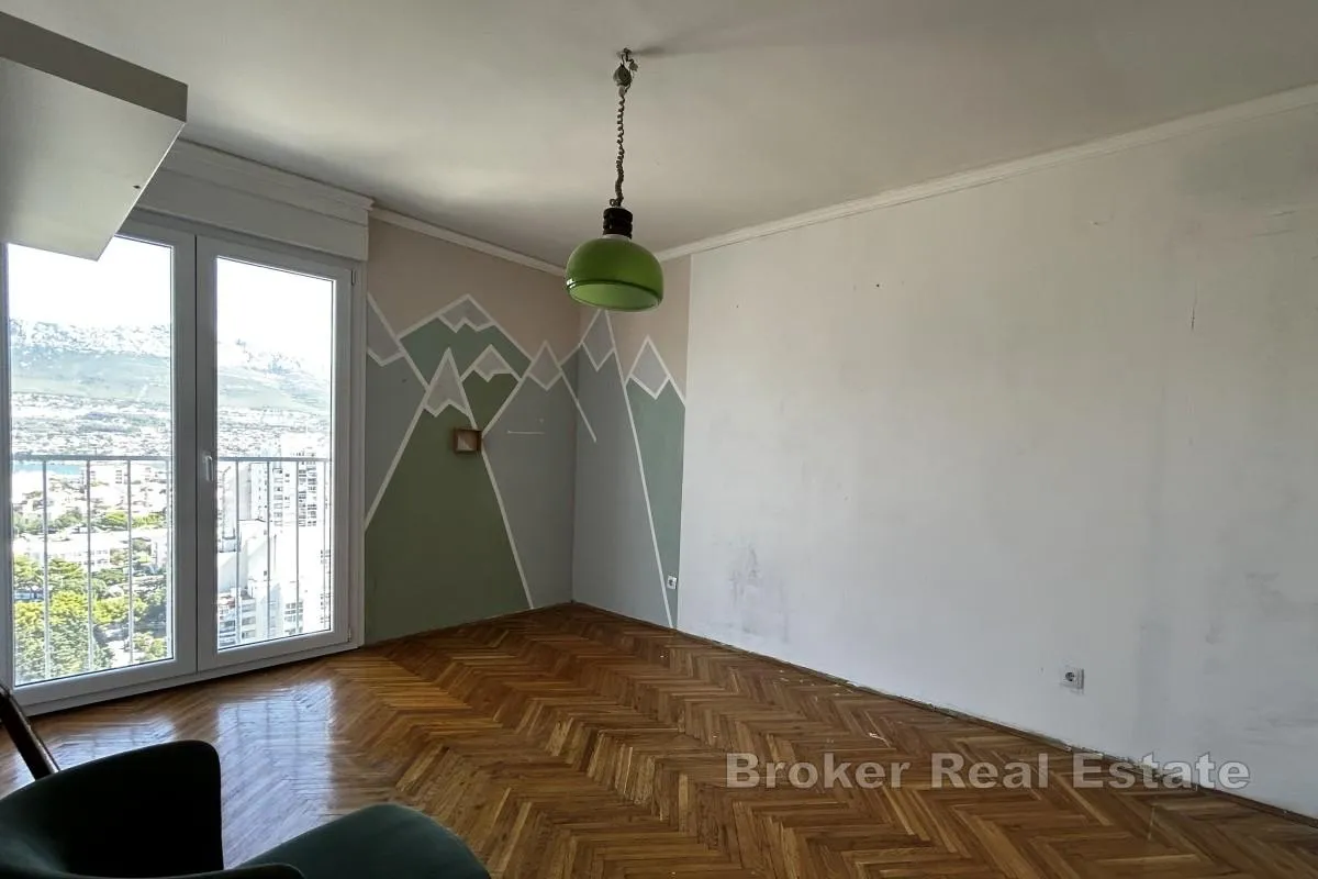 trosoban stan s pogledom na more - slika 6