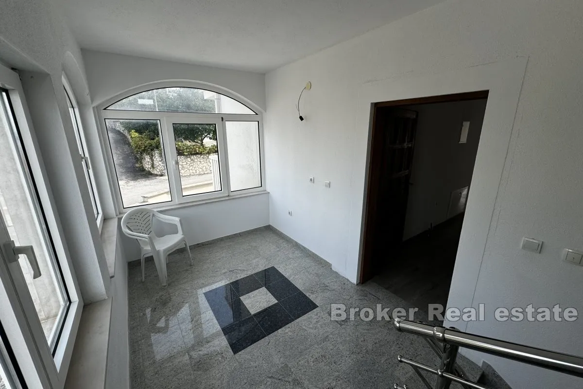 trosoban apartman s pogledom na more - slika 13