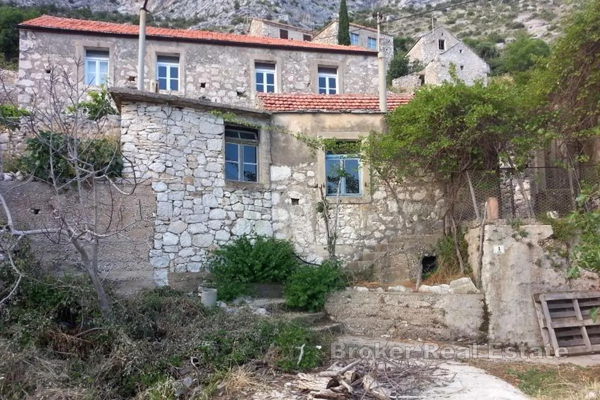 tri kamene kuće s pogledom na more za potpunu renovaciju - slika 12