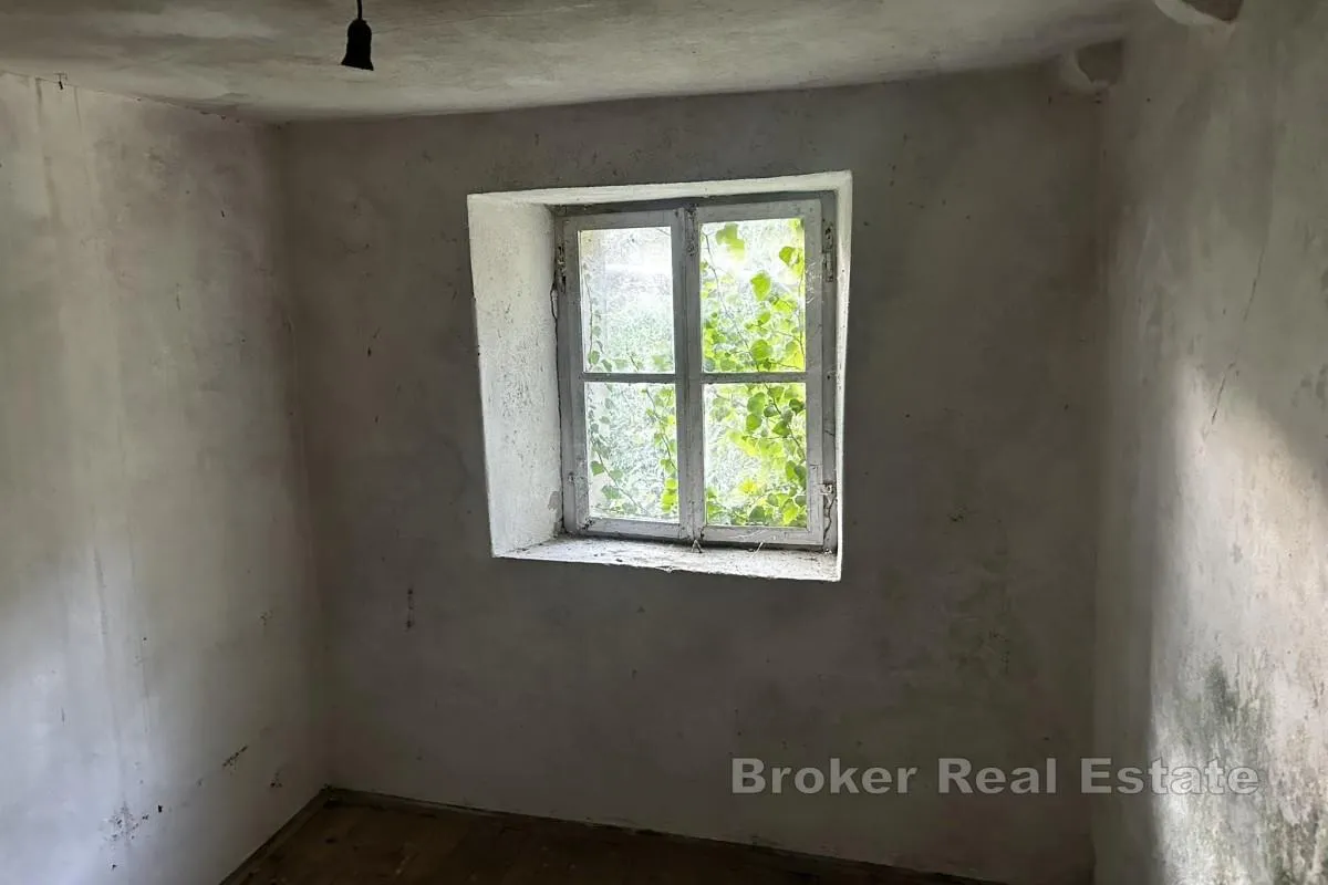 dvojna kamena kuca za renovaciju - slika 4